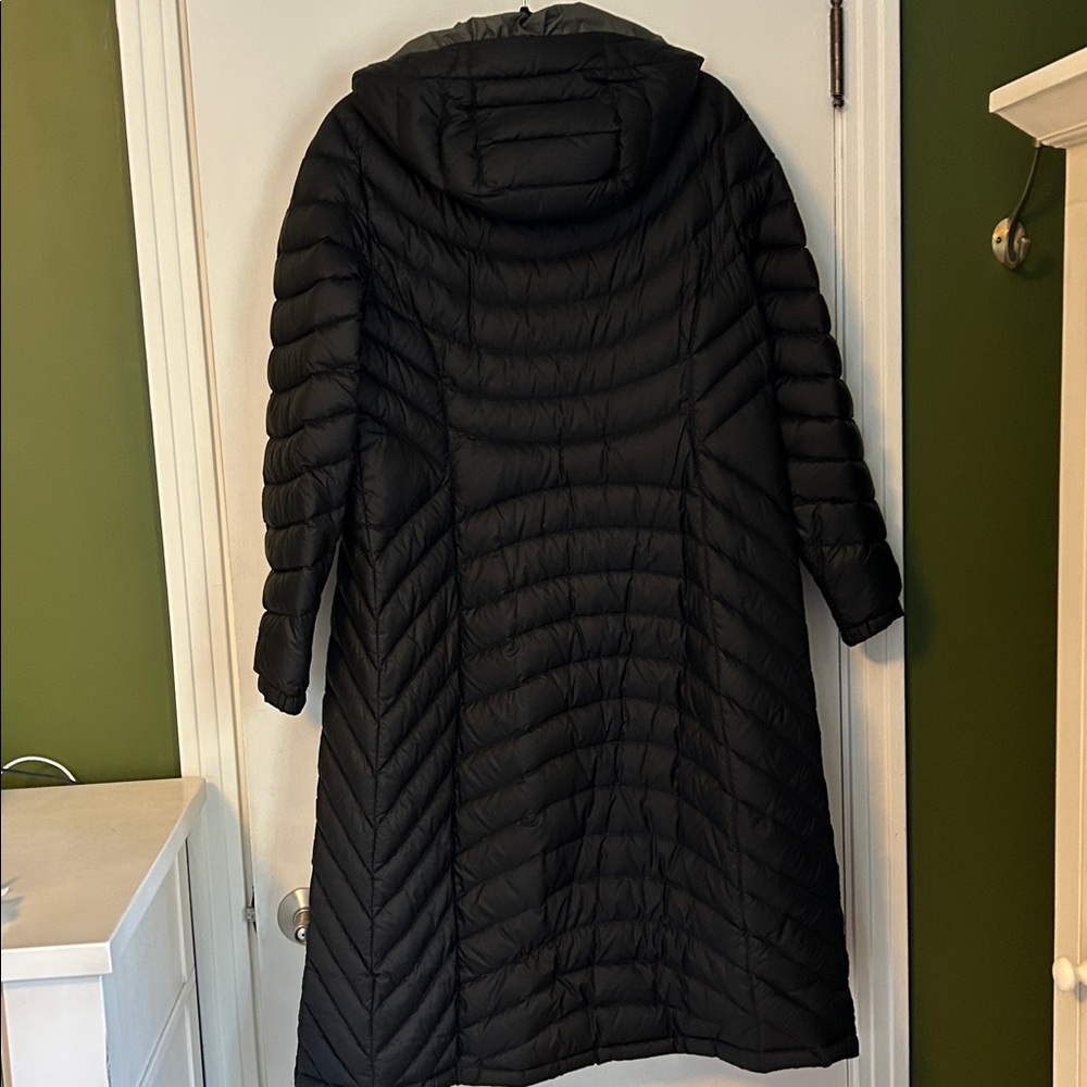 L.L. Bean Women's Black Long Puffer Coat medium - Picture 5 of 5